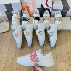 V Brand Rivet White Shoes for Women 2025 All Year Round Classic Versatile Fashion Heightening Sneakers Couple Casual Sports Sneakers