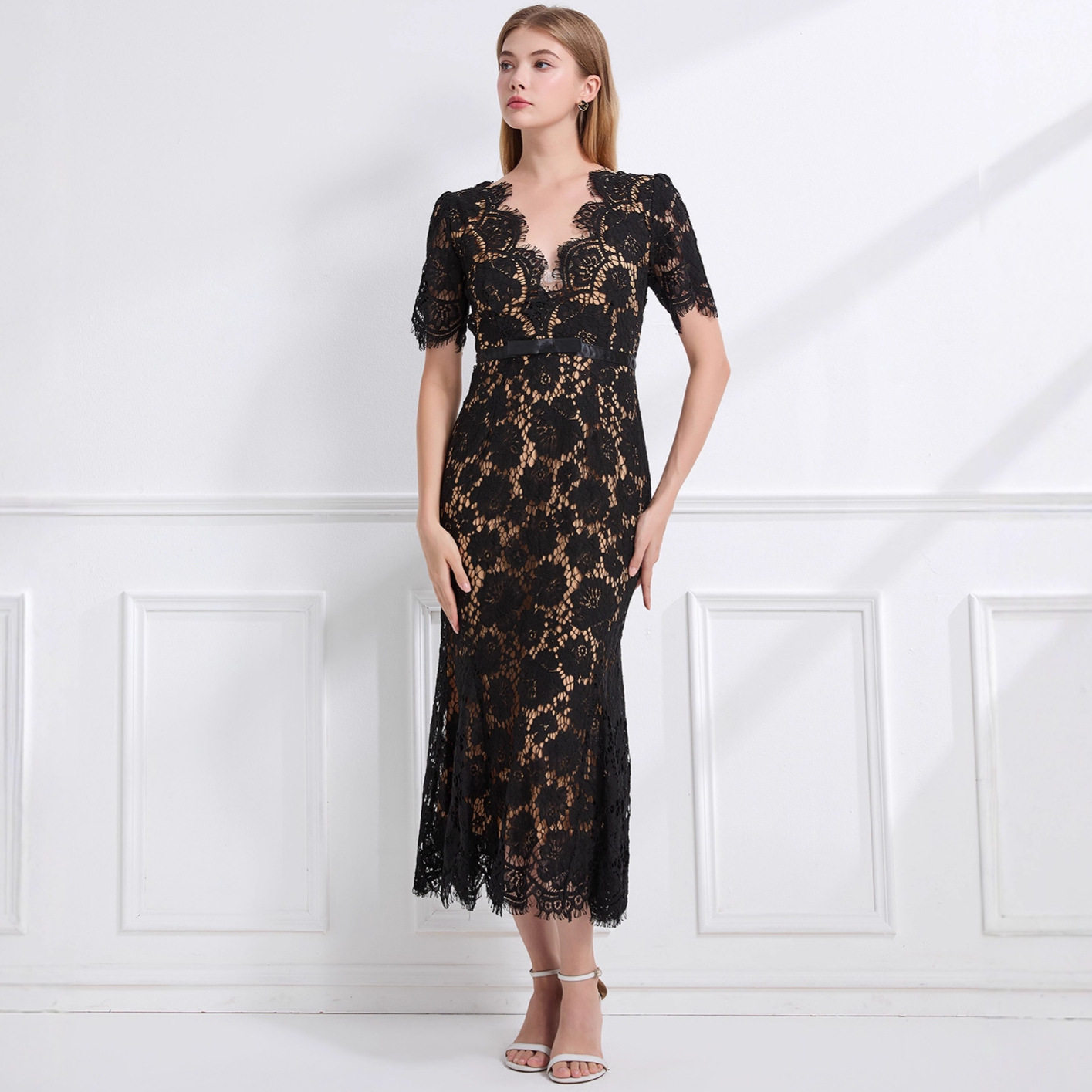 Elegant Lace V Neck Dress French Style Fitted Waist Mermaid Hem Autumn Evening Gown for Women Wholesale Available