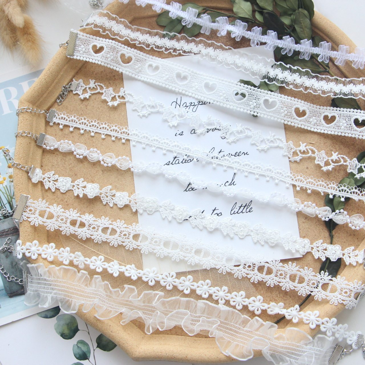 Niche ins Style Neck Belt Super Fairy Cyber Celebrity Hollow White Clavicle Chain Flower Love Lace choker Stall Batch