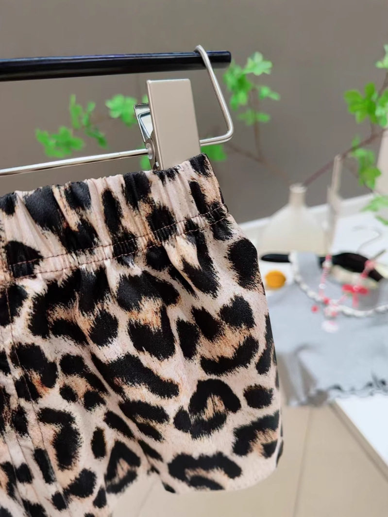 Girls' Summer Sleeveless Set, Leopard Print Shorts & Vest Two-Piece with Lace, Embroidered Cat Cartoon Leopard Print Outfit