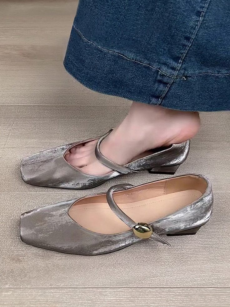 Giày Búp Bê Mary Jane Da Mờ Quai Ngang Khóa Kim Loại Chiều Cao Đế Khoảng 3cm Màu Đen, Xám