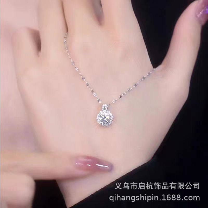 Titanium Steel Tiktok Hot-Selling Moissanite Chain Necklace, Light Luxury, High-End Fashion, Versatile, Elegant Lace Pendant Collarbone Necklace