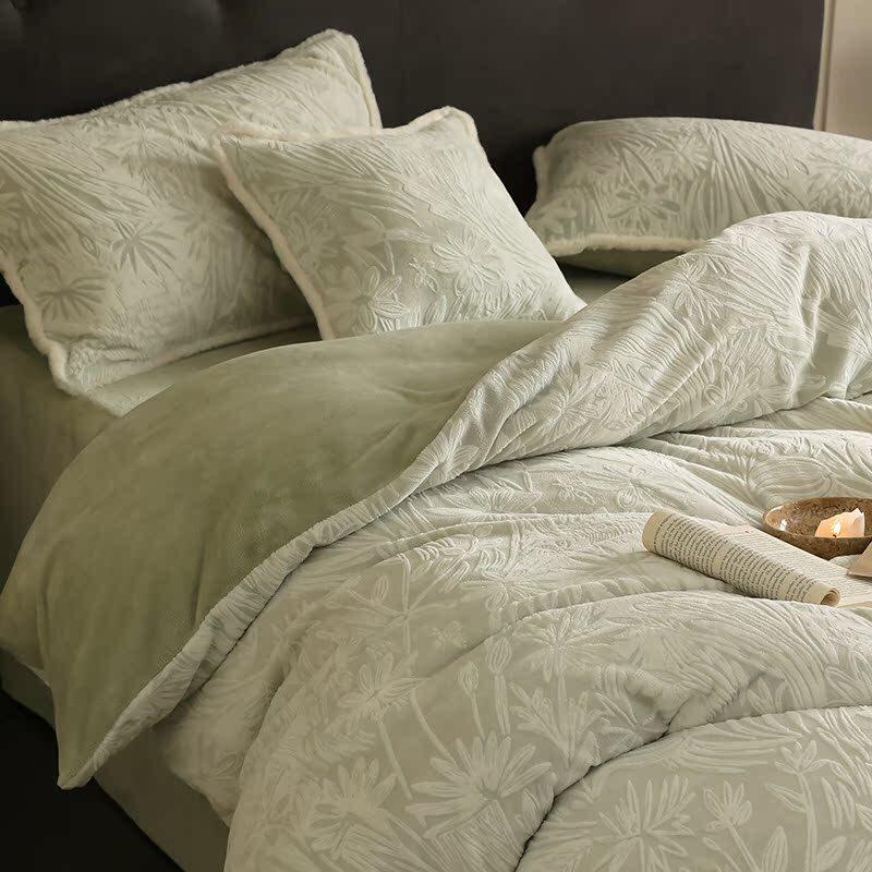 Thickened and Warm~ Carved Velvet Simple Milk Velvet Four-Piece Set French Romantic High-End Feel Winter Thickened Double-Sided Velvet