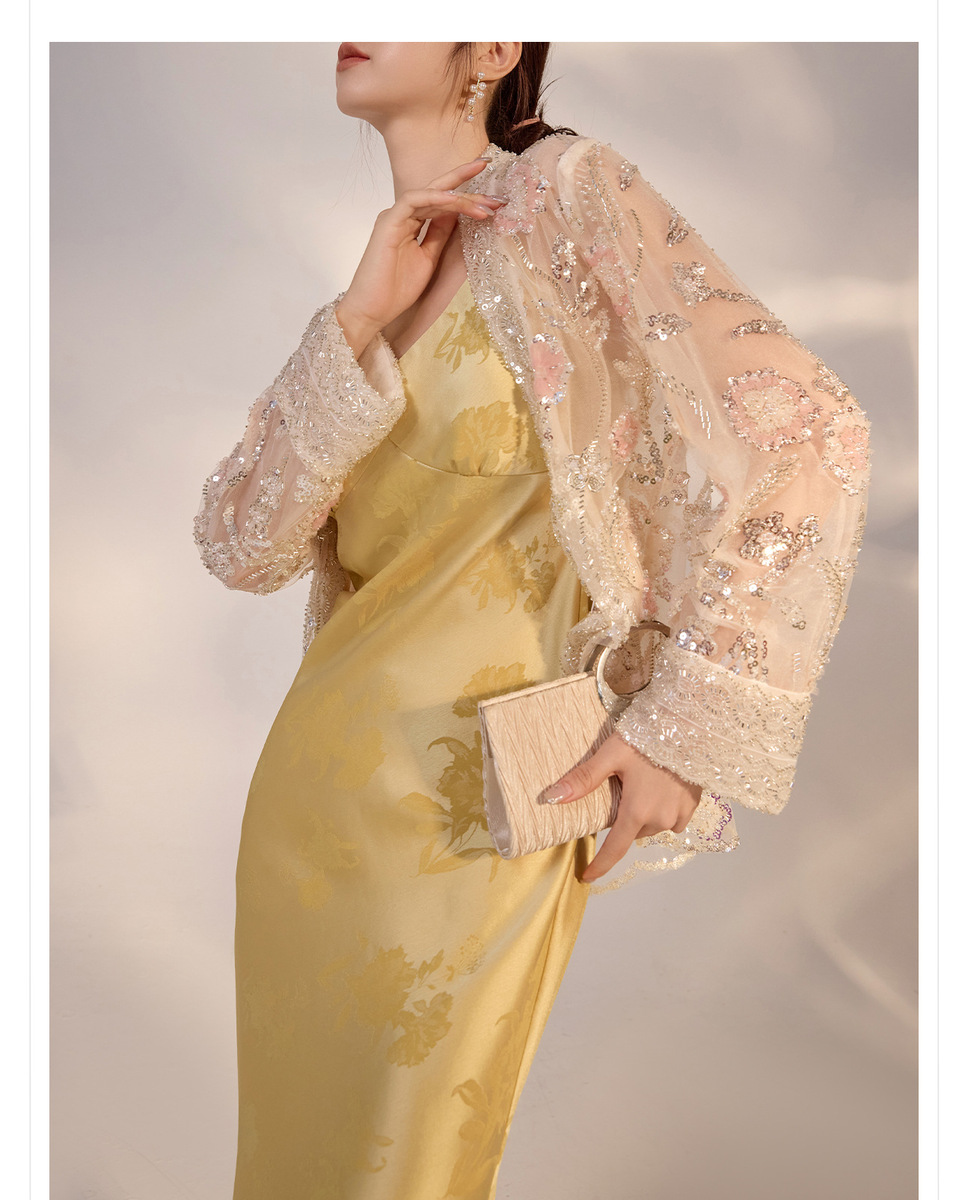 Áo khoác nữ dài tay dáng suông họa tiết hoa dập nổi phối sequin nhẹ — Màu mơ dịu nhẹ (tóc 7 ngày), Màu mơ dịu nhẹ (tóc nhuộm trong ngày)