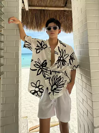 Beach Vacation Shirt with Cuban Collar, Floral Beach Shirt, Short-Sleeved Men's Spring and Summer Outfit for Thailand and Sanya, Trendy Island Wear