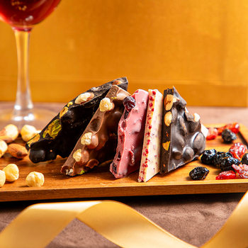 Pure Cocoa Butter No Sucrose Nuts Handmade Chocolate Nuts Dark Chocolate Hammer Hazelnut Bartan Sandwich Plate