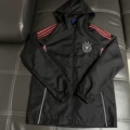 7-2627 lightweight hooded windbreaker - german black