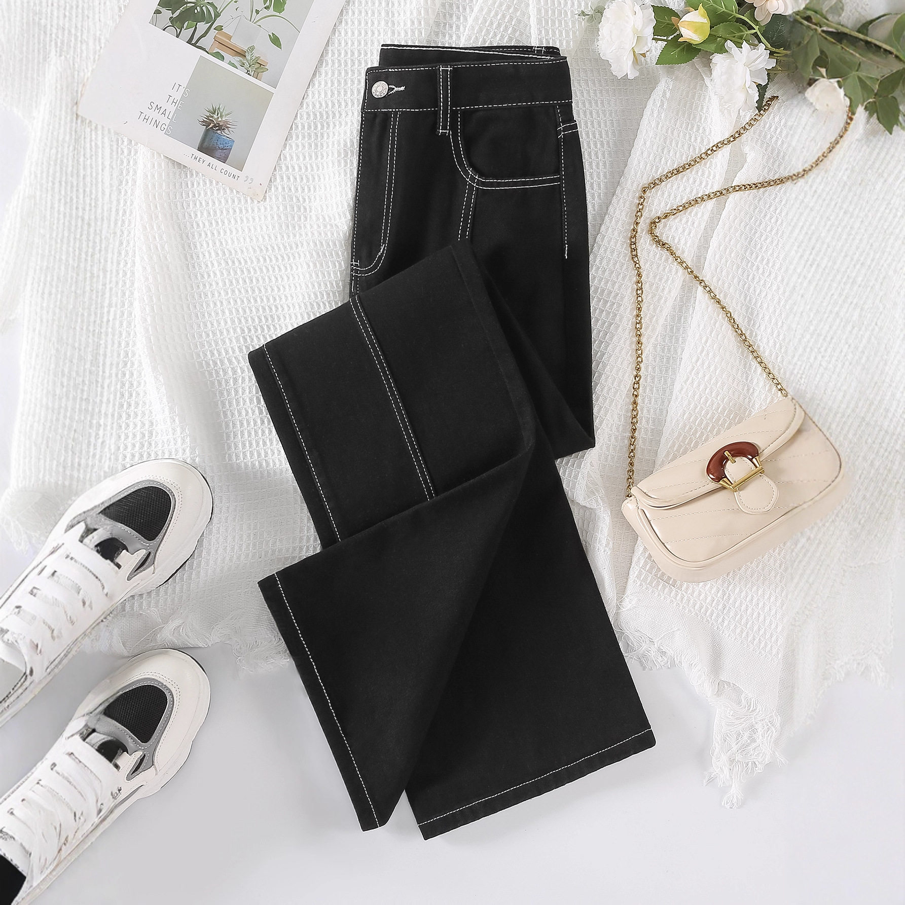 Womens Slim Fit Straight Leg Jeans Versatile Denim Trousers Casual Wear for All Seasons Wholesale Available