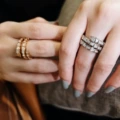 White gold [three circles narrow version full of diamonds]