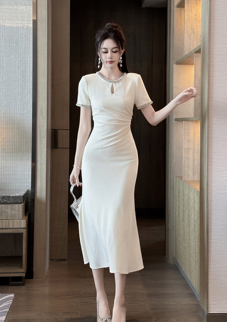 Đầm dự tiệc trắng tay ngắn cổ tròn chất liệu polyester phối visco, form ôm body, thiết kế nhăn tinh tế, phù hợp mùa hè 2025 — [Màu hồng đào] chi tiết 6