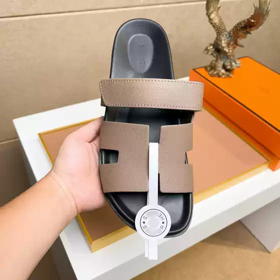 2026 Flat Sandals with Color-Blocking Design for Women, Casual Beach Slip-On Sandals with Velcro, Made of Top-Layer Cowhide