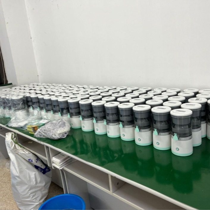 Domestic multifunctional electric juicer household portable juice residue separation orange squeezer automatic fruit juicer