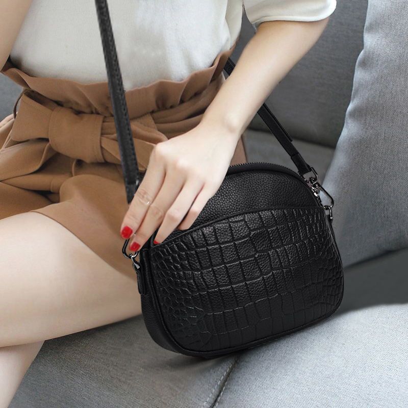 (Mới) Mã A2404 Giá 990K: Túi Xách Nữ Gutdsh Hàng Mùa Hè Túi Ví Nữ Chất Liệu Da Bò G03 Sản Phẩm Mới, (Miễn Phí Vận Chuyển Toàn Quốc).
