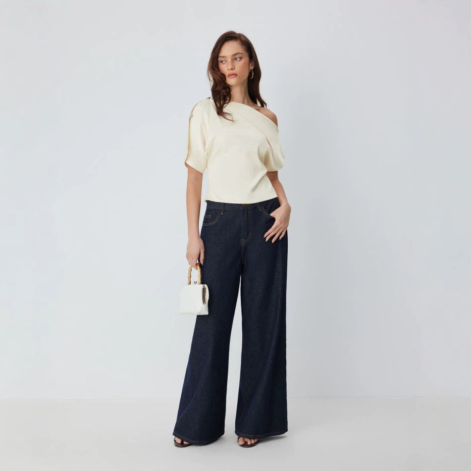 Off Shoulder T Shirt Slim Fit Short Sleeve Soft Fabric Unique Design Casual Wear for Women Wholesale Available