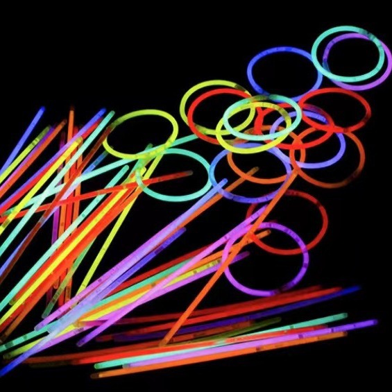 荧光棒手环100支桶装演唱会闪光棒发光玩具一次性荧光棒厂家批发