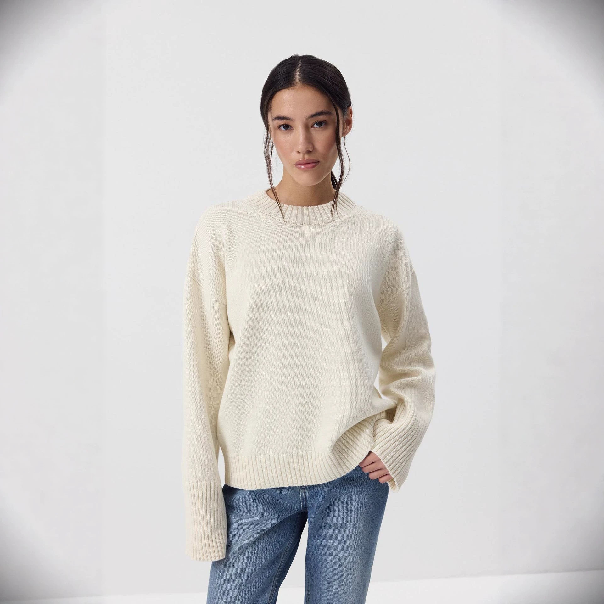 Loose Fit Round Neck Cotton Sweater for Women Solid Color Knitted Long Sleeve Spring and Autumn Casual Wear