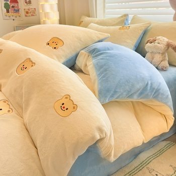 Winter Class a Milk Velvet Four-Piece Set, Warm Embroider, Thickeneded Velvet Bed Bed Sheets and Quilt Cover, Coral Baby Velvet Three-Piece Set