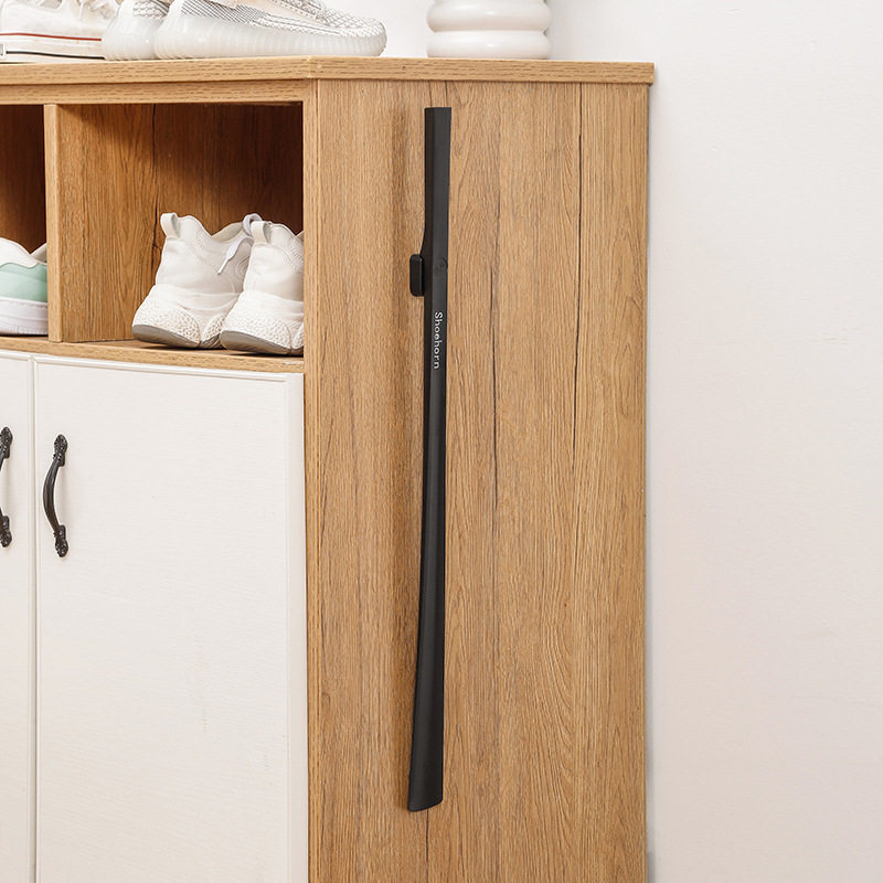 Household Long-Handled Shoehorn Shoe Lifter Magnetic Long-Handled Shoehorn for the Elderly and Pregnant Women Special Non-Bending Shoehorn to Wear Shoes