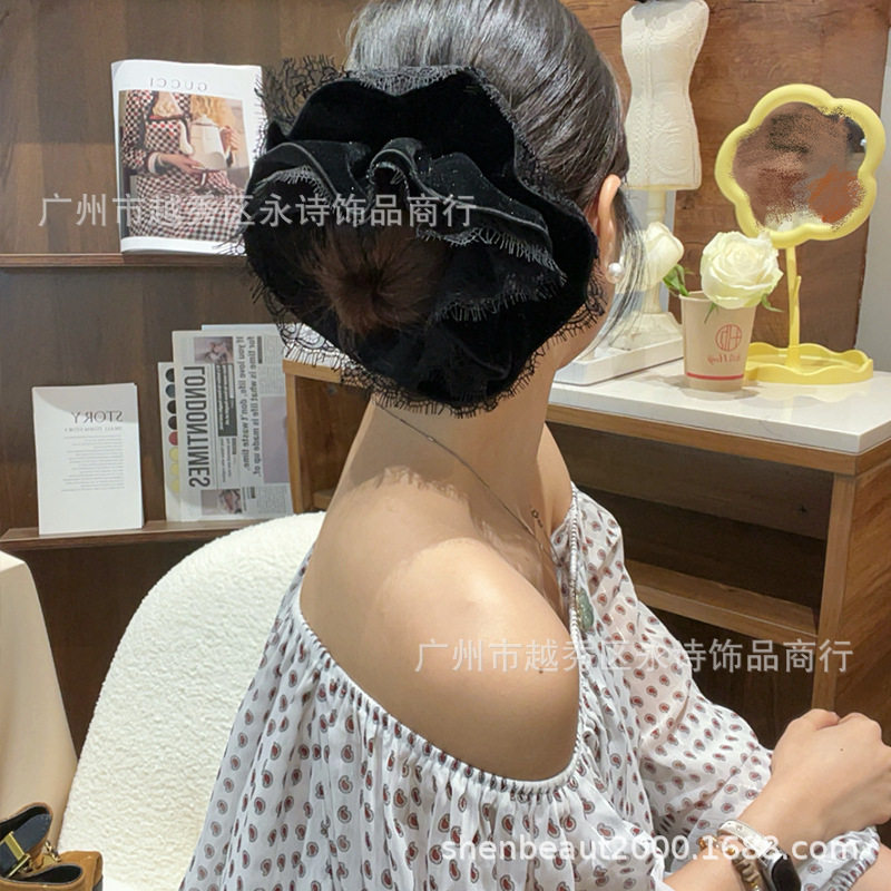 Hepburn Velvet Hair Band Autumn and Winter New Headwear Four-Layer Lock Edge Cloth Circle Ball Head Flower Plate Hair Accessories Factory Ready Stock
