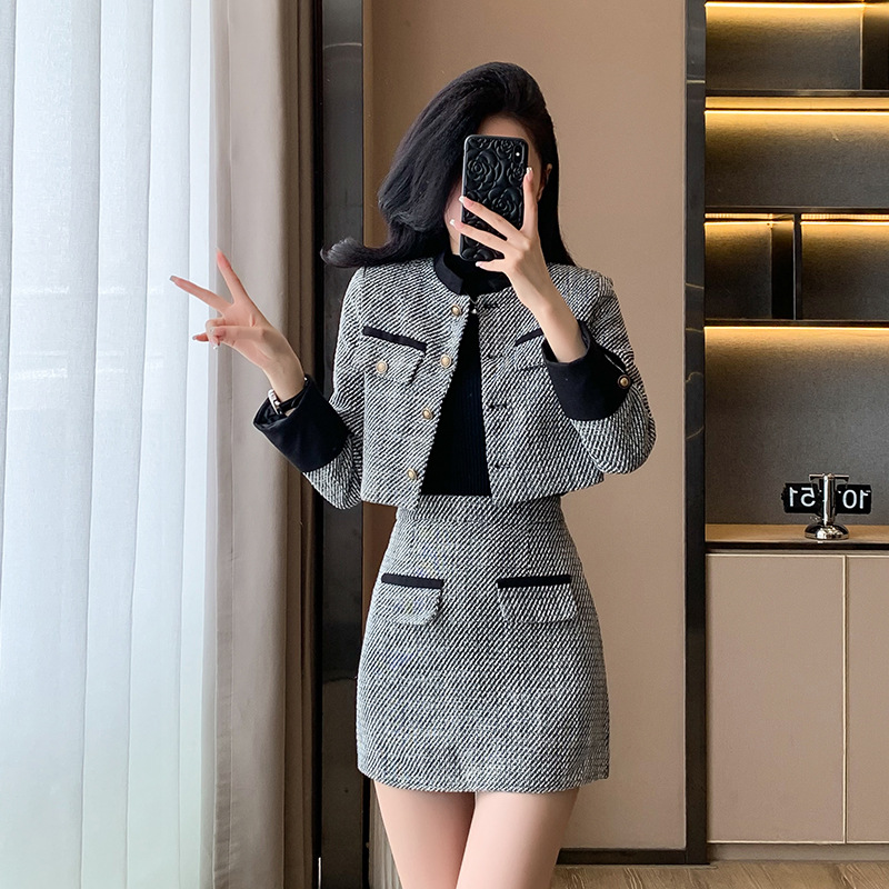 (Mới) Mã B3392 Giá 1190K: Áo Khoác Nữ Guryt Cả Bộ 2 Món Hàng Mùa Xuân Thu Đông Trông Trẻ Hơn Tuổi Thời Trang Nữ Chất Liệu G04 Sản Phẩm Mới, (Miễn Phí Vận Chuyển Toàn Quốc).