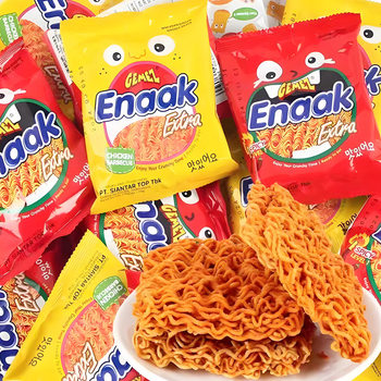 Indonesian Gemez Crispy Chicken Noodles Boxed Snack, Popular among Internet Users, Childhood Leisure Snack, Spicy Dry Crispy Noodles