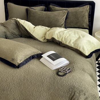 Light luxury and high-end feeling 230g fully matte milk velvet four-piece set solid color embossed texture pattern autumn and winter thickening lock temperature