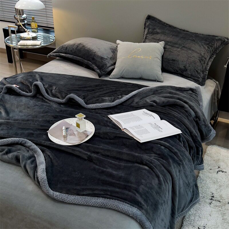 Winter thickened milk velvet blanket coral fleece small quilt blanket office nap blanket sofa blanket air conditioner
