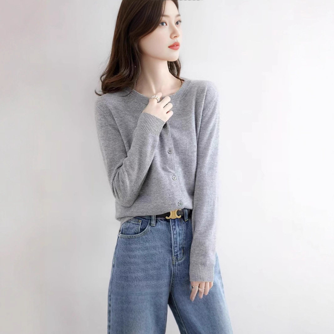 2025春秋新款圆领针织开衫女宽松显瘦毛衣时尚百搭短款上衣女外套