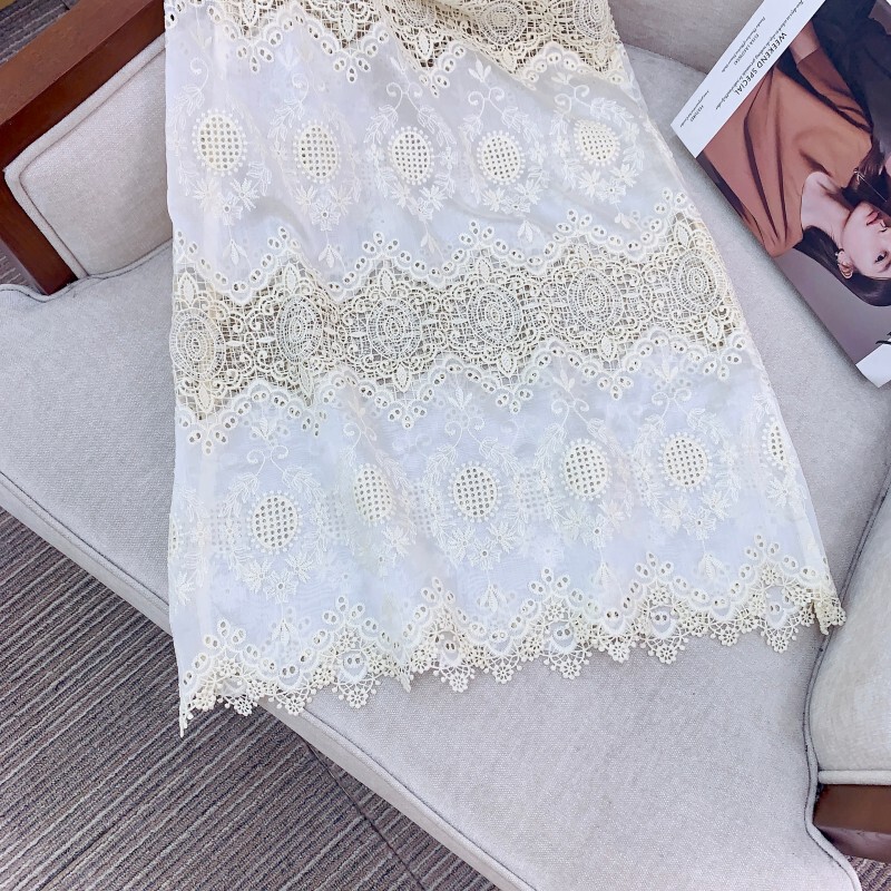 Quần dài nữ ống rộng ren thêu khoét hở lưng cao — Lan đen, Ngọc Hạnh
