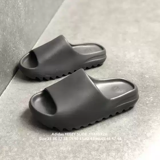 Putian Pure Original Trendy Brand Yeezy Slippers Steel-Printed Version Non-Slip Durable Men's Sandals with a Stepping-On-Clouds Feel Women's Sandals