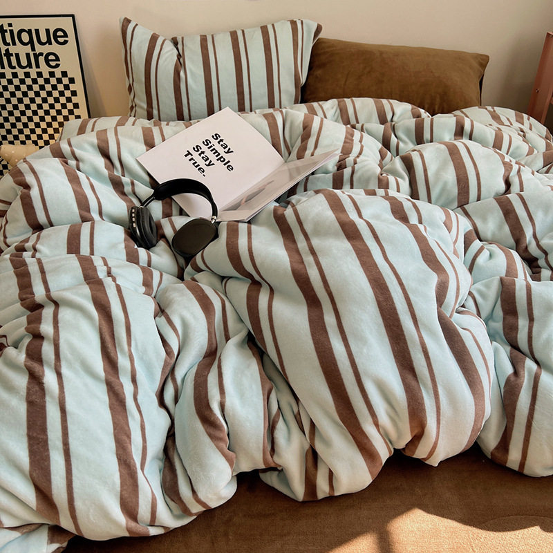 2025 New Mix and Match Stripesd Milk Velvet Four-Piece Set, One Pillowcase, Mint Chocolate