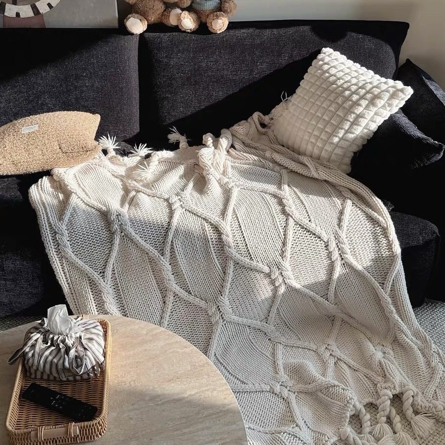 Niche Hand-Knitted Thick Woolen Thread Nordic Tassel Ins Blanket Bedroom Blanket Sofa Blanket
