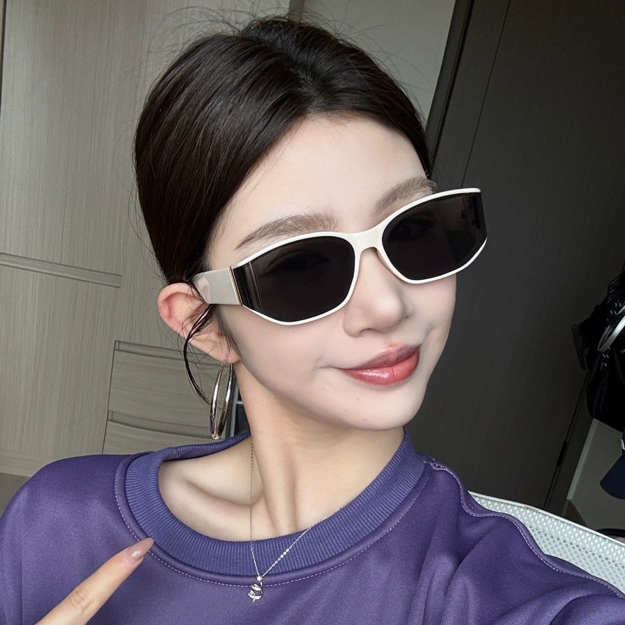 European and American Retro Cat's Eye Advanced Sense Sunglasses Women's Round Face Curved Surface Fashionable 2025 New Anti-UV Sunglasses