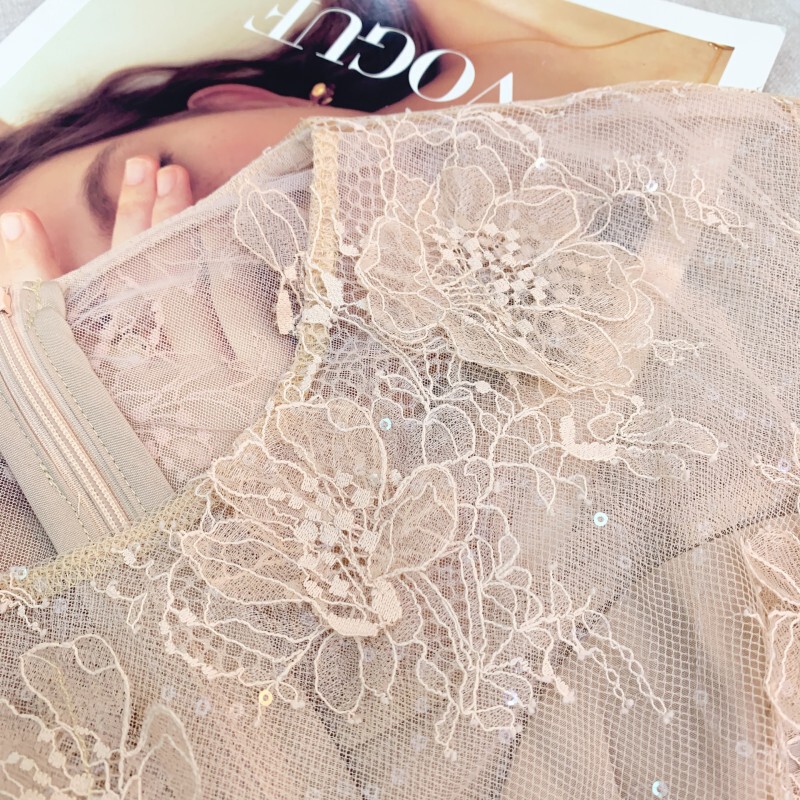 Đầm maxi trắng ren hoa nổi thắt eo không tay dáng chữ A — Váy liền màu hồng, Váy liền màu trắng