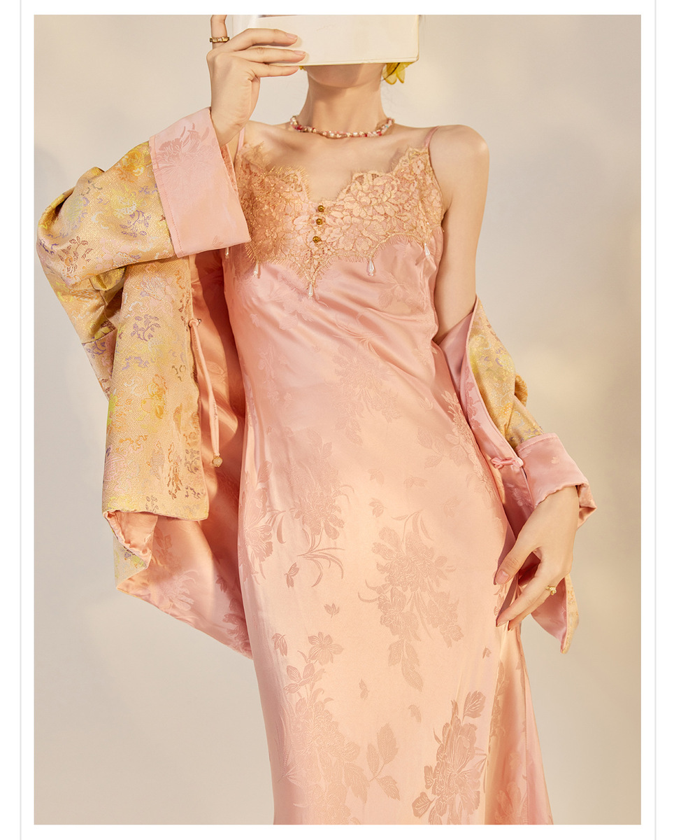 Bộ đôi áo khoác dệt jacquard hai mặt cài khuy kèm váy hai dây ren satin dài — Áo khoác dệt jacquard (giao hàng trong 7 ngày), Váy hai dây (giao hàng trong 7 ngày)