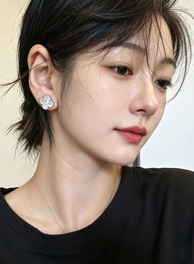 叶子四叶草个性好看的耳环潮女贝壳925银针耳钉黑色大小号耳饰女
