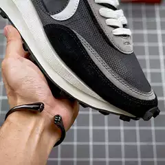 2025 Height-Increasing Sacai Collaboration Model Runway Deconstructed Running Shoes High Version High-Quality Double Hook Sneakers for Men and Women
