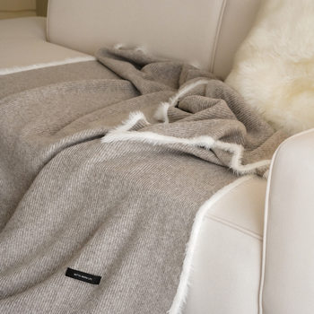 Light Luxury Style Knitted Wool Hand-Knitted Blanket Autumn and Winter Thickeneded Blanket Sofa Blanket Nap Blanket Machine Washable Blanket