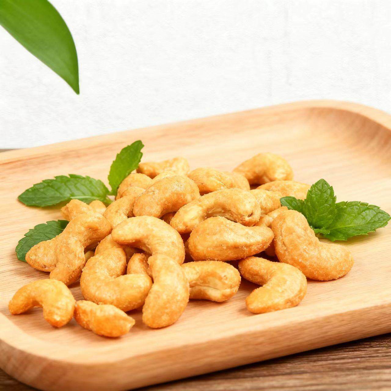 Charcoal-Roasted Cashew Nuts, New Salt-Baked Crispy Cashew Nuts, New Year's Goods, Dried Fruits, Nuts, Roasted Seeds and Nuts, Snacks, Factory Wholesale and Delivery