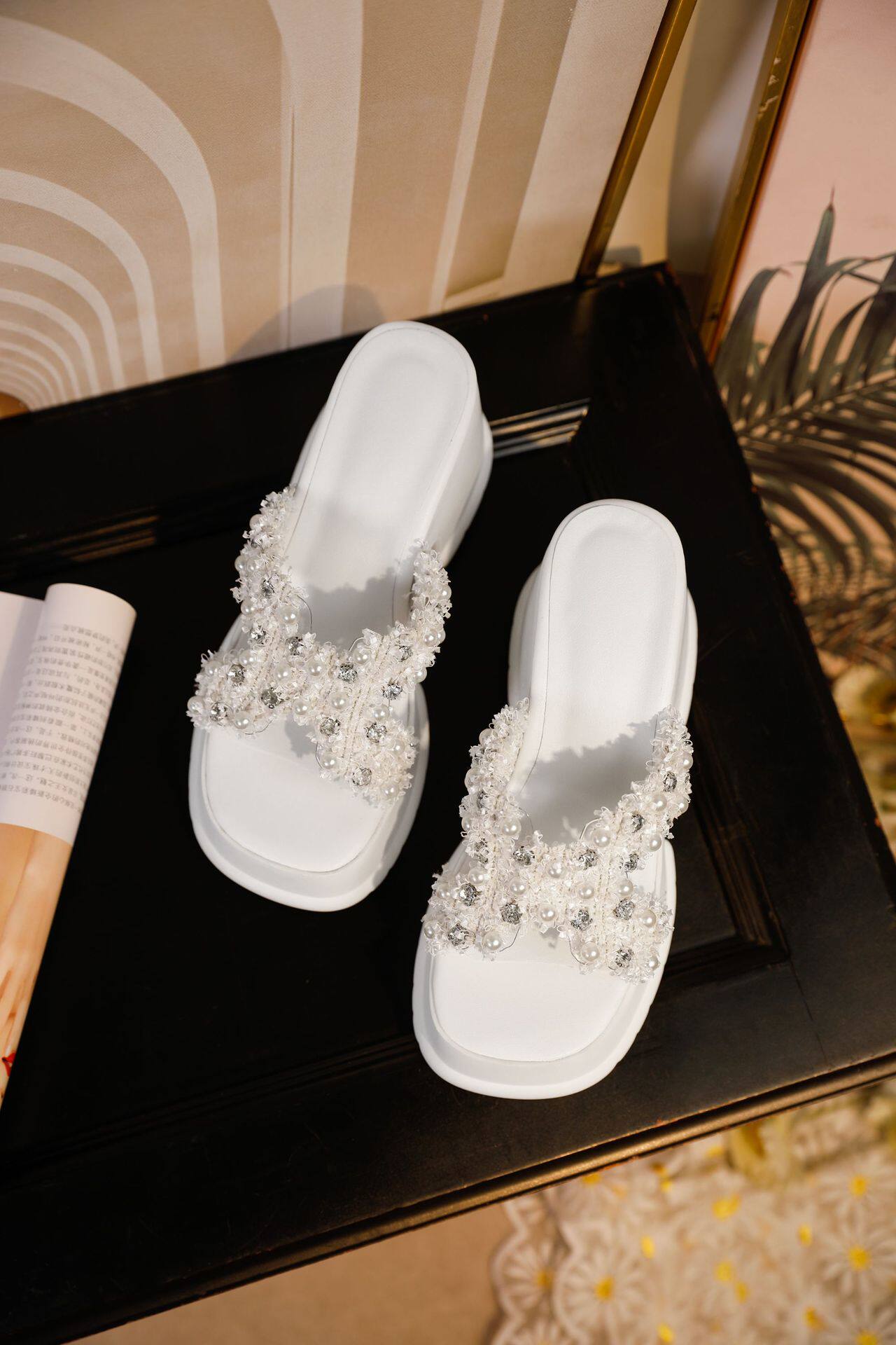 Dép sandal nữ quai chữ V đơn giản phong cách Chanel 2023 — Đen, Hồng, Trắng chi tiết 22