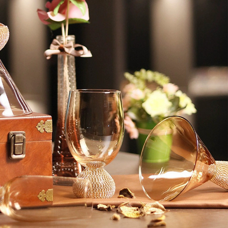 Light Luxury European-Style Diamond Glass Wine Glass with High Aesthetic Value, Diamond-Encrusted Red Wine Glass, Spirits Glass, High-End Whiskey Glass