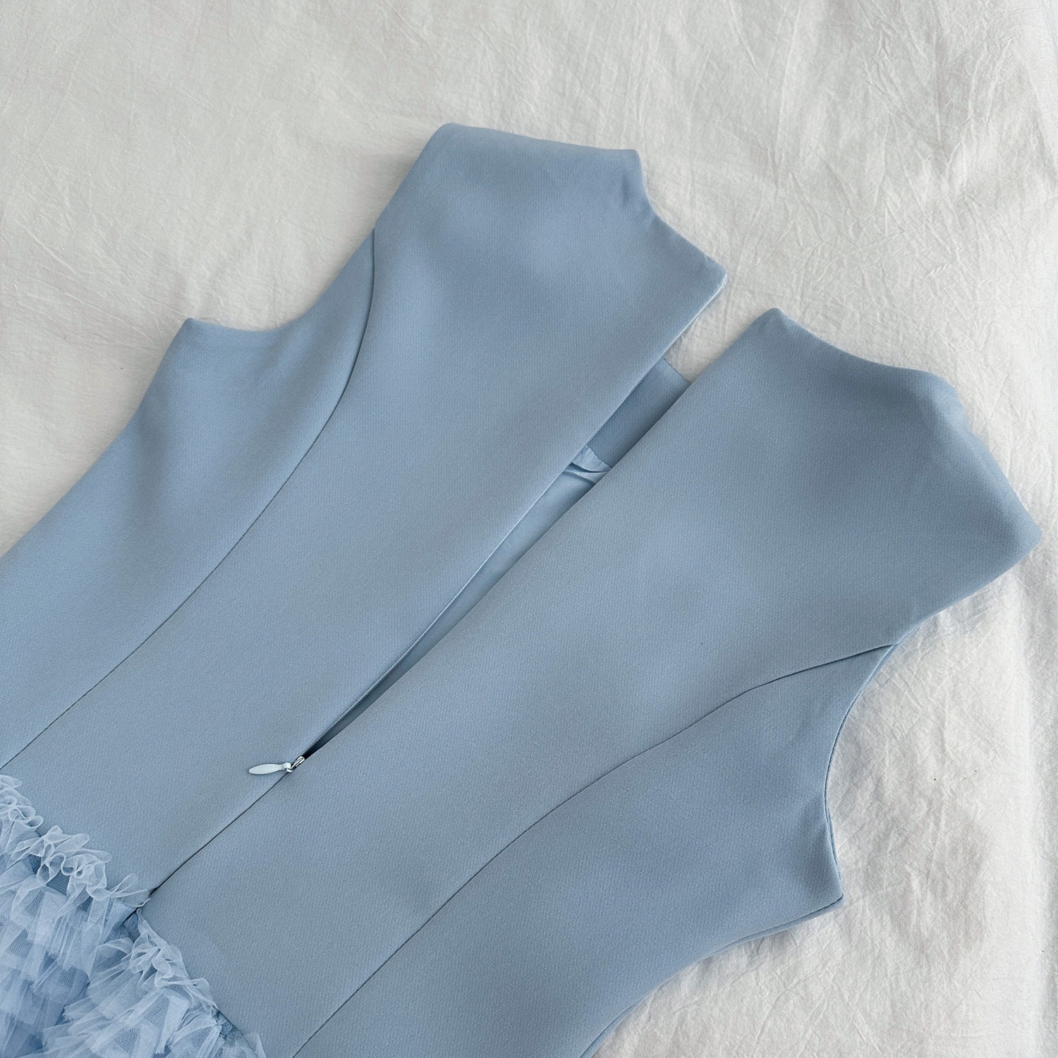Váy mini chữ A cổ tròn không tay cạp cao chất liệu tulle — Xanh thiên thanh chi tiết 8