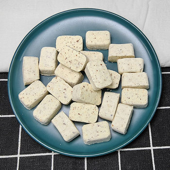 Instant Freeze-dried cheese block yogurt block almond cheese grain factory wholesale production 1kg/bag 5kg/box