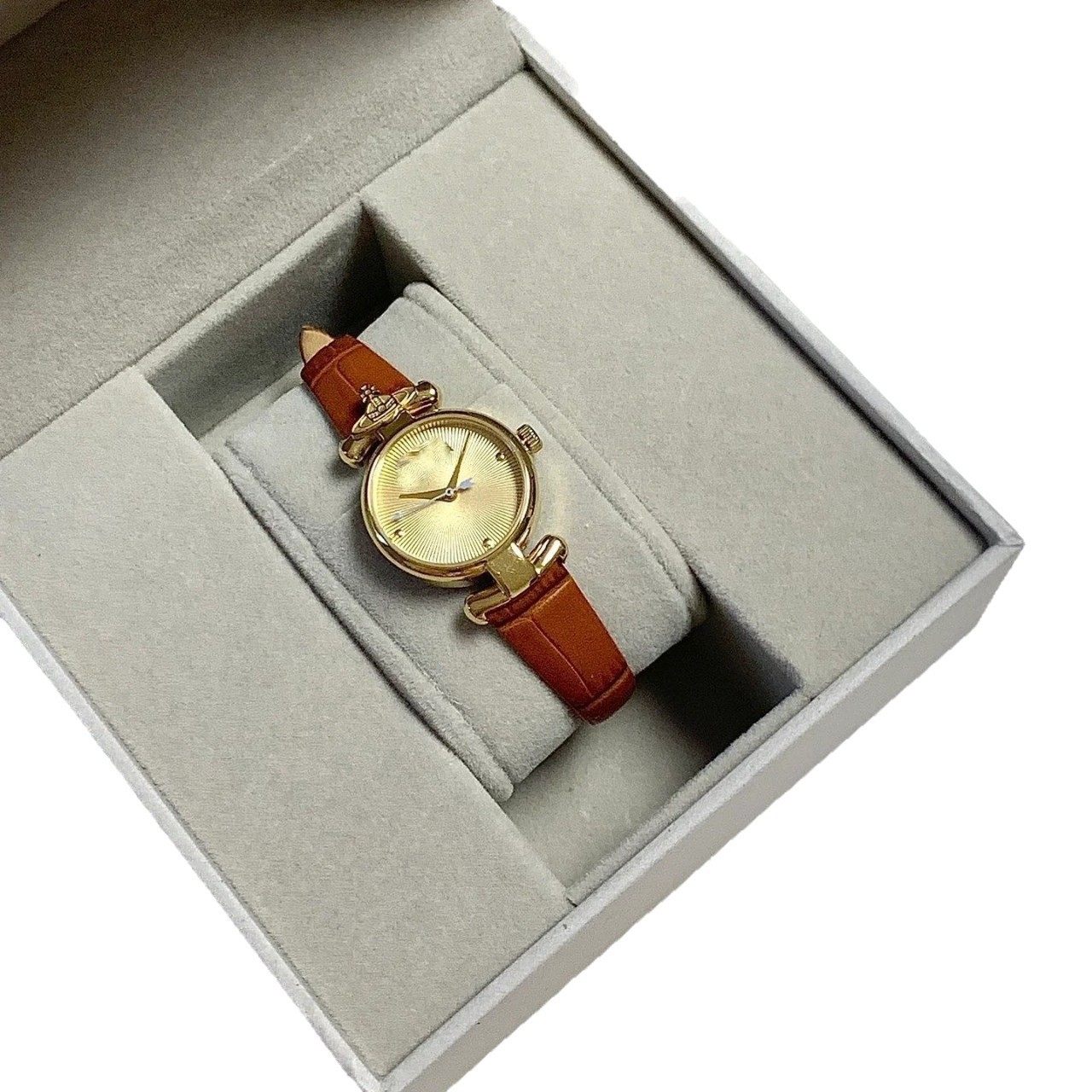 Vivinne Queen Mother Vivienne Small Dial Fashion Retro Quartz Watch Versatile Genuine Leather Waterproof Watch