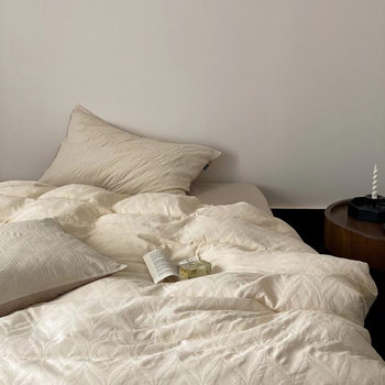 High-end Class A Maternal and Infant Grade Thick Woven Washed Embossed Cotton Four-piece Simple Skin-friendly Breathable Naked Sleeping Bedding