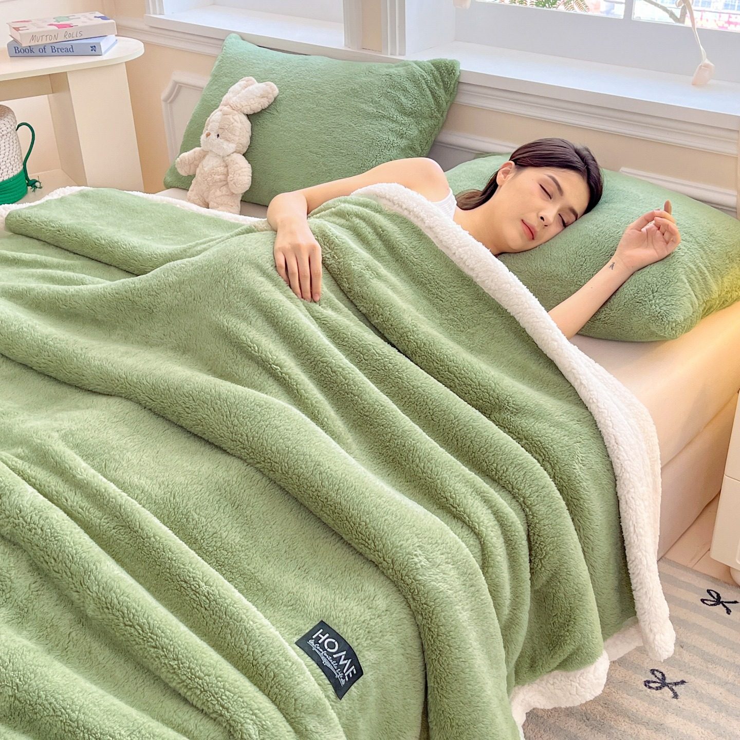 Autumn and Winter Double-Layer Small Blanket Thickened Winter Nap Blanket Cashmere Air-Conditioning Blanket Shawl Office Blanket Cross-Border