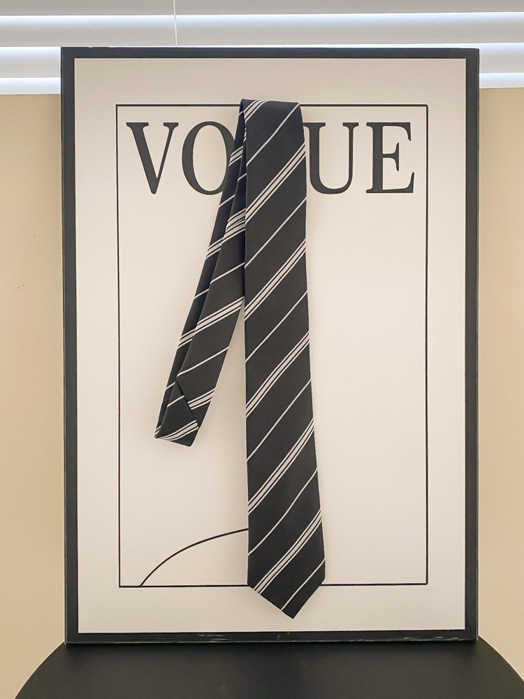 白の細畝綾織り黒地ネクタイ - 約140cm