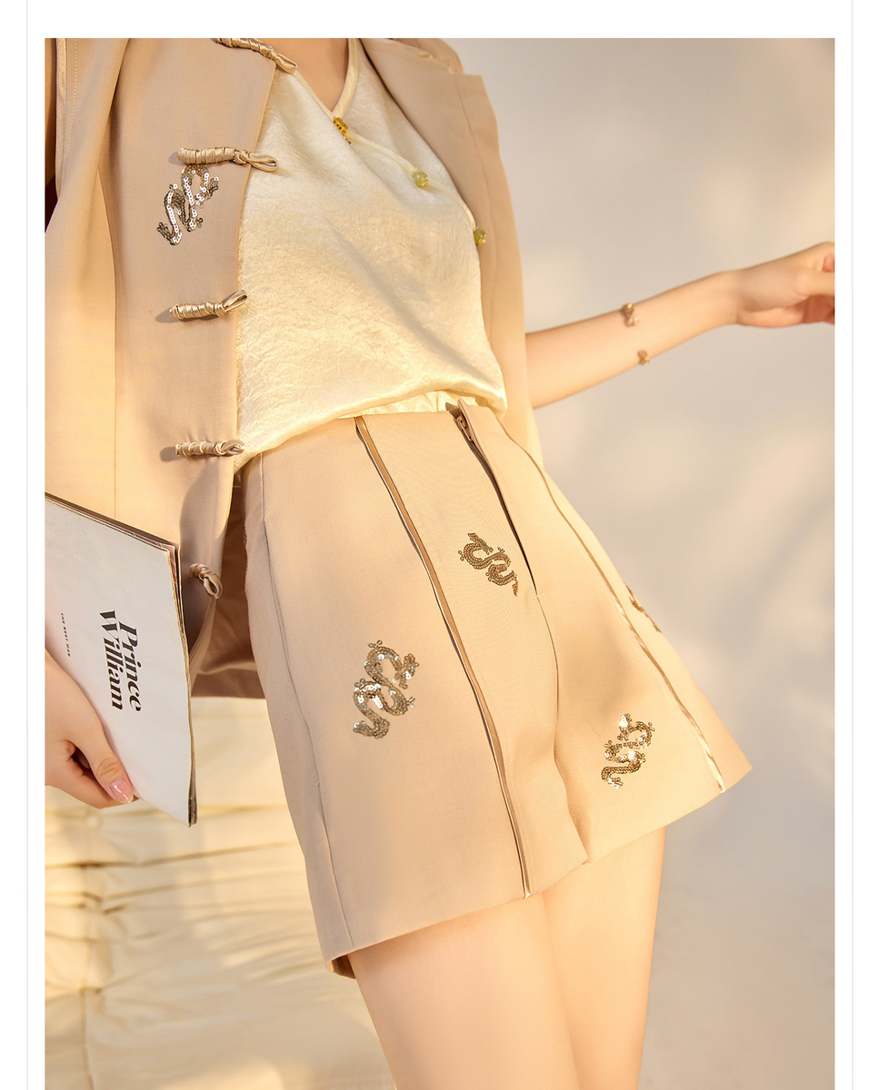 Bộ đôi áo vest không tay dáng ôm kèm quần short thêu họa tiết nữ — Quần short thêu (giao hàng trong ngày), Áo thêu (giao hàng trong ngày)