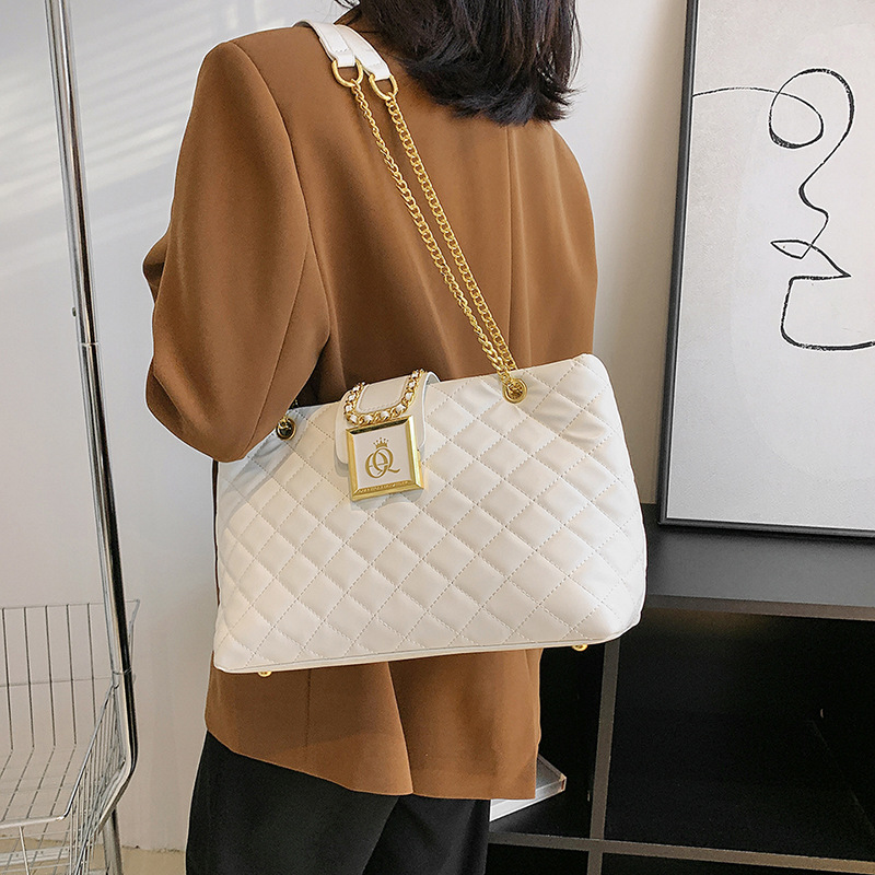 New Summer Live Broadcast Popular One-Shoulder Quilted Chain Large Capacity Simple Fashion Women's Bag 27 O1CN01Kv2Zcp1Lhe4yQja85 !!2214150501331 0 cib