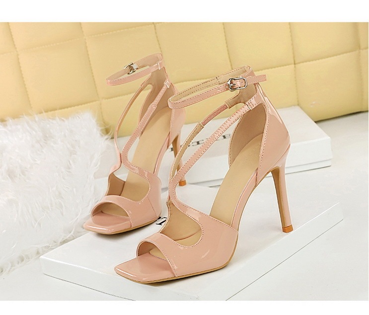 Sandal cao gót nữ mũi vuông quai ngang một chữ, da bóng, phong cách thanh lịch dự tiệc — màu đen, Màu nude